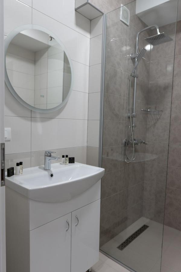 Serenity Downtown Apartments Ochryda Zewnętrze zdjęcie