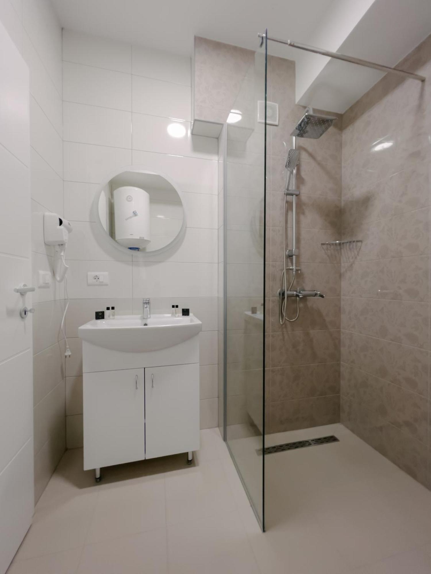 Serenity Downtown Apartments Ochryda Zewnętrze zdjęcie